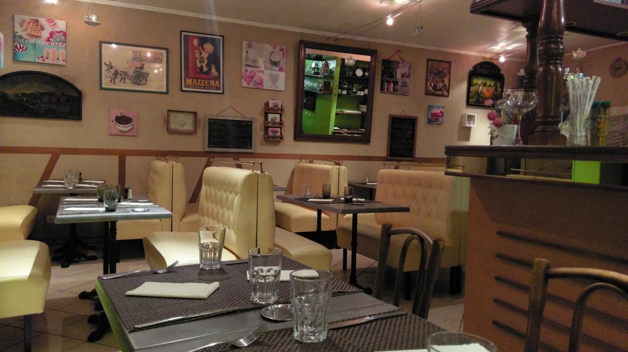Logis De L'Europe Restaurant Le Cepage Hotel Corbigny Buitenkant foto